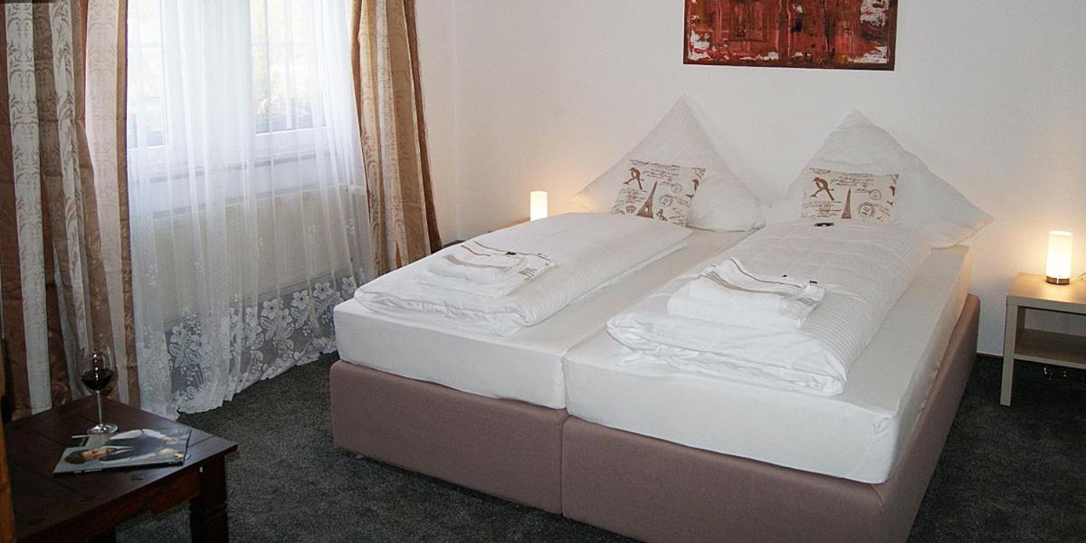 אטנדורן Forsthaus Ewig Hotel-Restaurant מראה חיצוני תמונה